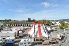 Frauenfeld TG , 30.09.2019 / Zirkus Stey baut sein Zelt für die Vorführungen (vom 2. bis 6.10.) erstmals auf dem Oberen Mätteli auf.
