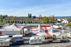 Frauenfeld TG , 30.09.2019 / Zirkus Stey baut sein Zelt für die Vorführungen (vom 2. bis 6.10.) erstmals auf dem Oberen Mätteli auf.