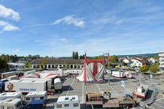 Frauenfeld TG , 30.09.2019 / Zirkus Stey baut sein Zelt für die Vorführungen (vom 2. bis 6.10.) erstmals auf dem Oberen Mätteli auf.