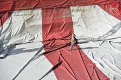 Frauenfeld TG , 30.09.2019 / Zirkus Stey baut sein Zelt für die Vorführungen (vom 2. bis 6.10.) erstmals auf dem Oberen Mätteli auf.