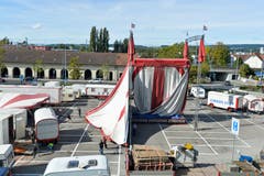 Frauenfeld TG , 30.09.2019 / Zirkus Stey baut sein Zelt für die Vorführungen (vom 2. bis 6.10.) erstmals auf dem Oberen Mätteli auf.