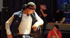 Emotion pur – Breakdance in seiner vollendeten Form. Wer sehen und hören will, wie sich die Teilnehmenden in den Battles präsentierten, lädt die App Xtend herunter und scannt das Bild. Bilder: Thomas Widmer