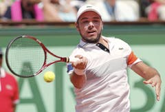 2011: Achtelfinal French Open: Federer s. Wawrinka 6:3, 6:2, 7:5Im «Jubiläumsduell »der beiden - es ist das zehnte - unterliegt der Lausanner Wawrinka dem Basler Federer bereits zum neunten Mal. In Paris ist Federer im zweiten Jahre de suite zu stark für Wawrinka. (Bild: Keystone)