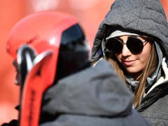 Ehefrau Laura und die Familie werden bei Marcel Hirscher nun im Mittelpunkt stehen (Bild: KEYSTONE/EPA/CHRISTIAN BRUNA)