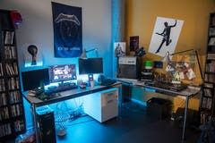 Das Besucherzentrum Paraforum beim Schweizer Paraplegikerzentrum Nottwil gibt einen Einblick in den Alltag von Menschen im Rollstuhl. Die Besucher können sich in der fiktiven WG bewegen und sich auch selbst in einen Rollstuhl setzen. (Bild: Boris Bürgisser, 5. September 2019, Nottwil)