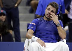 2015: Halbfinal US Open: Federer s. Wawrinka 6:4, 6:3, 6:1Auch das nächste Duell der beiden findet im Rahmen eines Grand Slams statt, allerdings mit einem weniger erfreuten Wawrinka als noch in Paris. Federer braucht für den Finaleinzug nur gerade 92 Minuten, scheitert dort aber an neuerlich an Djokovic, weil er nur 4 von 23 Breakchancen nutzt. (Bild: Keystone)