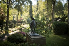 Eine Grabstatue auf dem Friedhof Feldli. (Bild: Benjamin Manser - 24. Juli 2018)