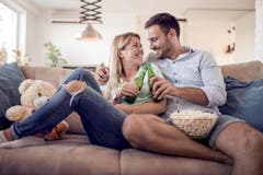 «Wir trinken Alkohol ohne Schuldgefühle», so lautet einer der Erziehungsgrundsätze von Tom Hodgkinson. (Bild: Getty)