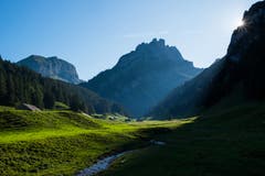 Der Tag neigt sich zu Ende beim Rheintaler Sämtis. (Bild: Franz Häusler)