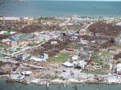 In Marsh Harbour stehen nach Wirbelsturm «Dorian» nur noch wenige Häuser. (Al Diaz/Miami Herald via AP) (Bild: KEYSTONE/AP Miami Herald/AL DIAZ)