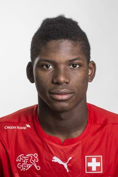 Breel Embolo: Note 2.5 - Fahrig wie zuletzt gegen Irland. Hätte Selbstvertrauen tanken können, tut dies aber nicht. Wird in der 55. Minute erlöst. Das FCB-Juwel stürmt ab der 56. Minute anstelle von Drmic. Anfangs wirkt er nervös, dann erfrischend. Setzt seinen Körper immer wieder gut ein. (Bild: Keystone)