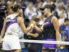 Im Halbfinal hatte auch Belinda Bencic (li.) Andreescus Stärke zu spüren bekommen (Bild: KEYSTONE/EPA/JOHN G. MABANGLO)
