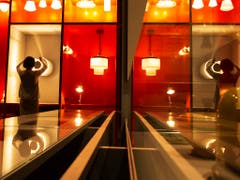 Die erste Ausstellung in dem Museum zeigt unter dem Titel «Versuchsstätte Bauhaus. Die Sammlung» eine Auswahl von 1200 Exponaten aus der Sammlung der Stiftung Bauhaus Dessau. (Bild: KEYSTONE/AP/JENS MEYER)