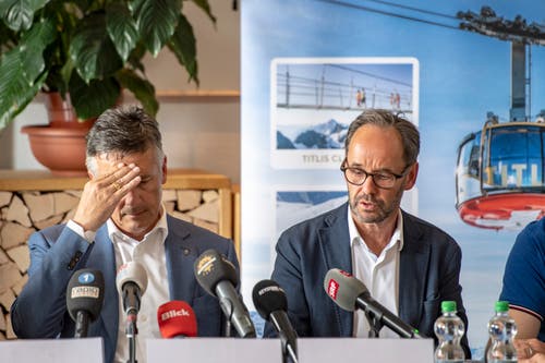 Sad faces at the Titlisbahnen: Hans Wicki (left), chairman of the board, and Norbert Patt, managing director, at the press conference at the Terrace Hotel in Engelberg. (Image: Urs Flüeler / Keystone, Engelberg, June 5, 2019) 