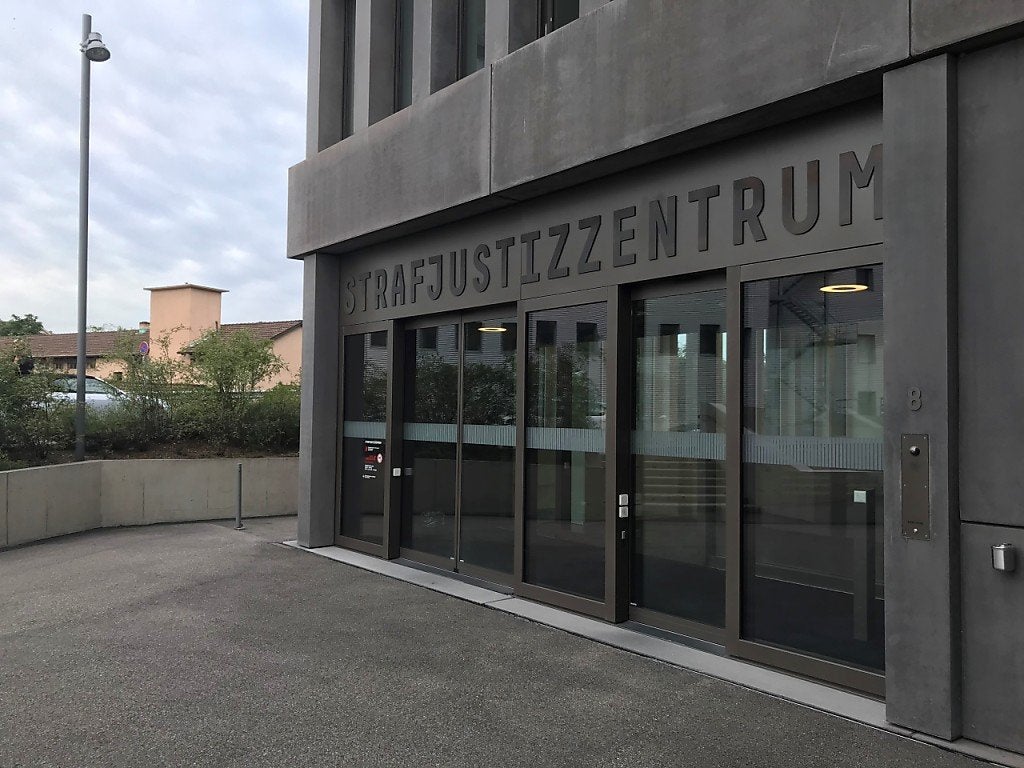 Mädchen anrufen muttenz
